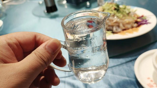 酱香型白酒是什么粮食做的 酱香白酒的酿造工艺流程